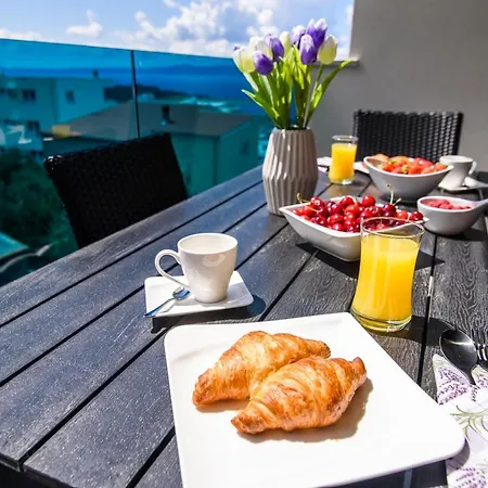 Lorena Luxury * מאקרסקה